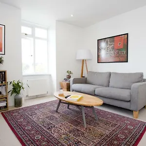 wilton-apartment-2-bedroom-great-location.bournemouth-hotels.org/